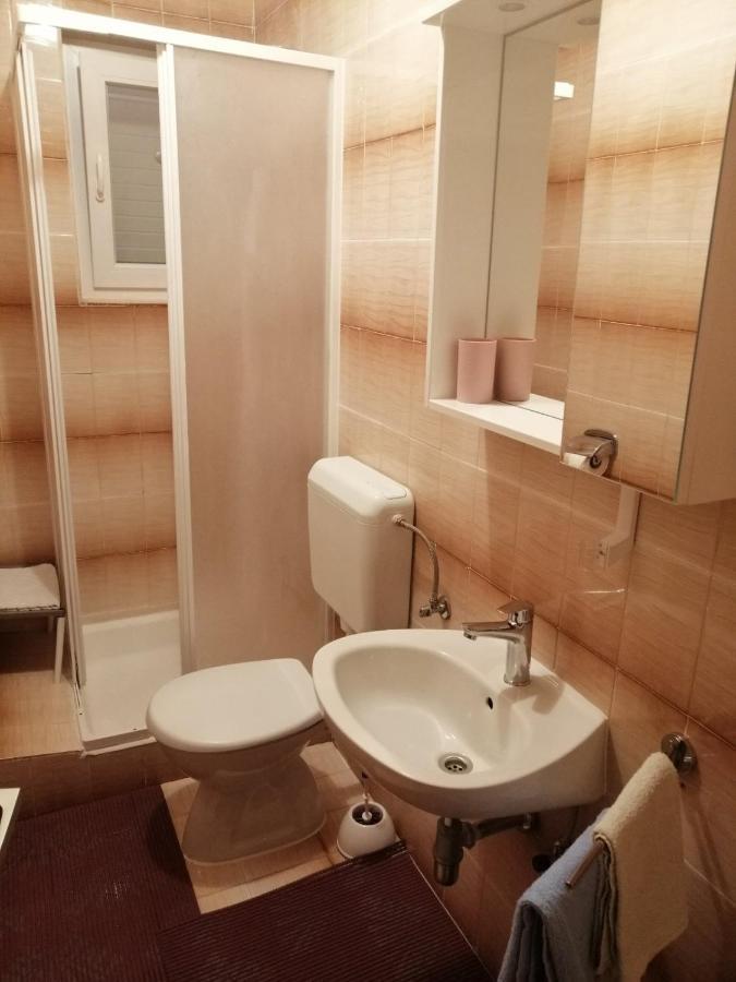 Smjestajni Objekt Padovan Banjol Bagian luar foto