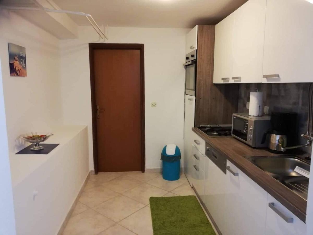 Smjestajni Objekt Padovan Banjol Bagian luar foto