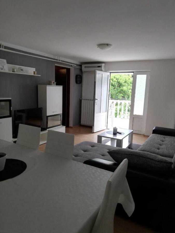 Smjestajni Objekt Padovan Banjol Bagian luar foto